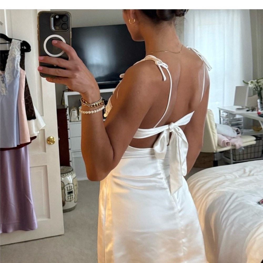 Princess Polly Ivory Satin Dress - Picture 4 of 5